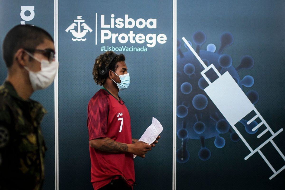 Portugal volta ao uso obrigatório de máscara e exigirá teste negativo para entrada no país