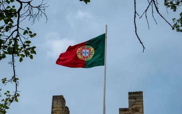 Brasileiros denunciam golpe que oferece vagas falsas para agendamento na imigração de Portugal